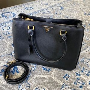 BEAUTIFUL Prada handbag
